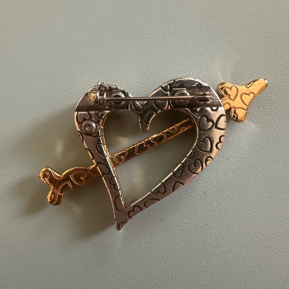 Brighton Lapel Pin